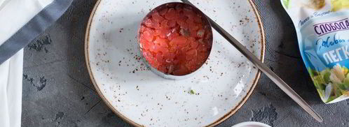 салат мимоза с семгой. Шаг 5