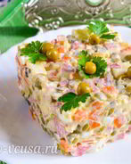 Салат Московский с копченой колбасой