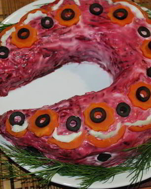 Копченая селедка под шубой