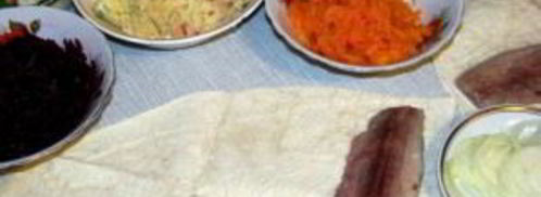 рулет селедка под шубой в лаваше. Шаг 2