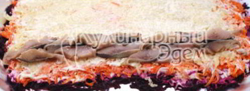 салат-рулет селедка под шубой. Шаг 5