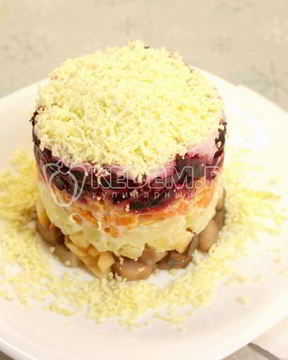 Селедка под шубой в сервировочном кольце