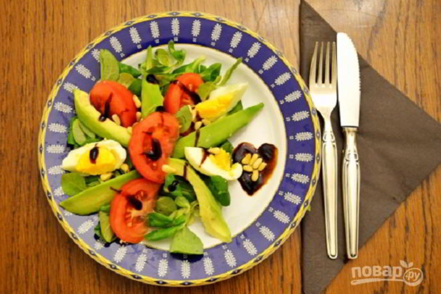 Рецепт салата с авокадо и помидорами