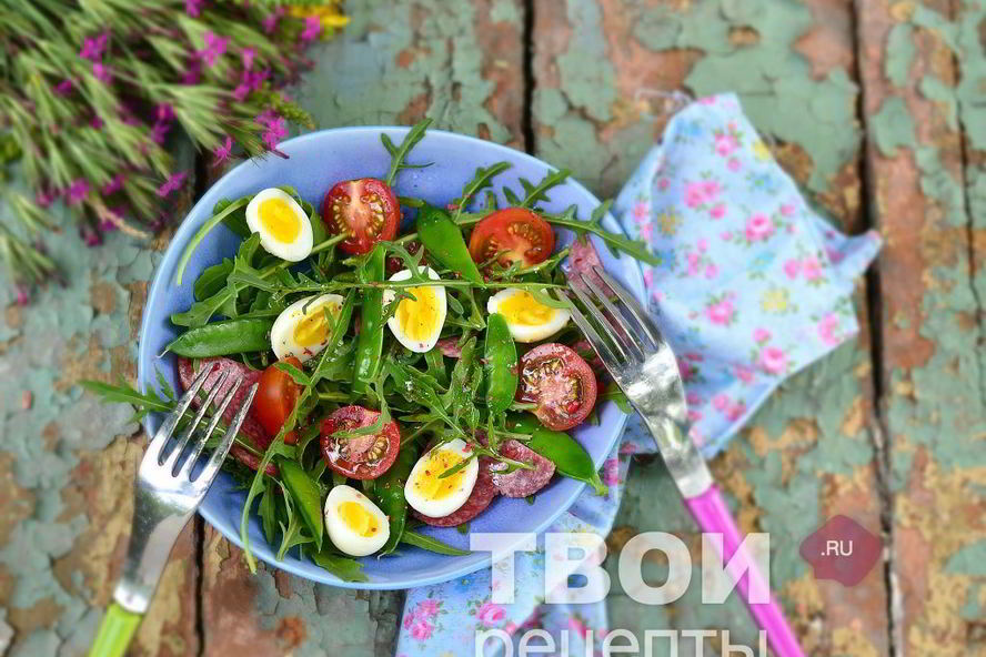 Рецепт салата с колбасой