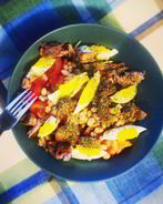 Салат с консервированными тунцом и белой фасолью