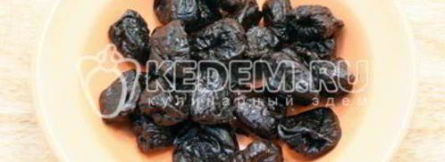 салат с курицей и черносливом. Шаг 2