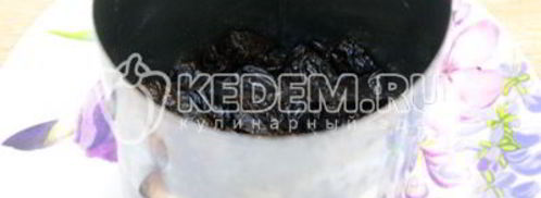 салат с курицей и черносливом. Шаг 6