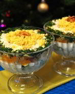 Салат с курицей в креманках