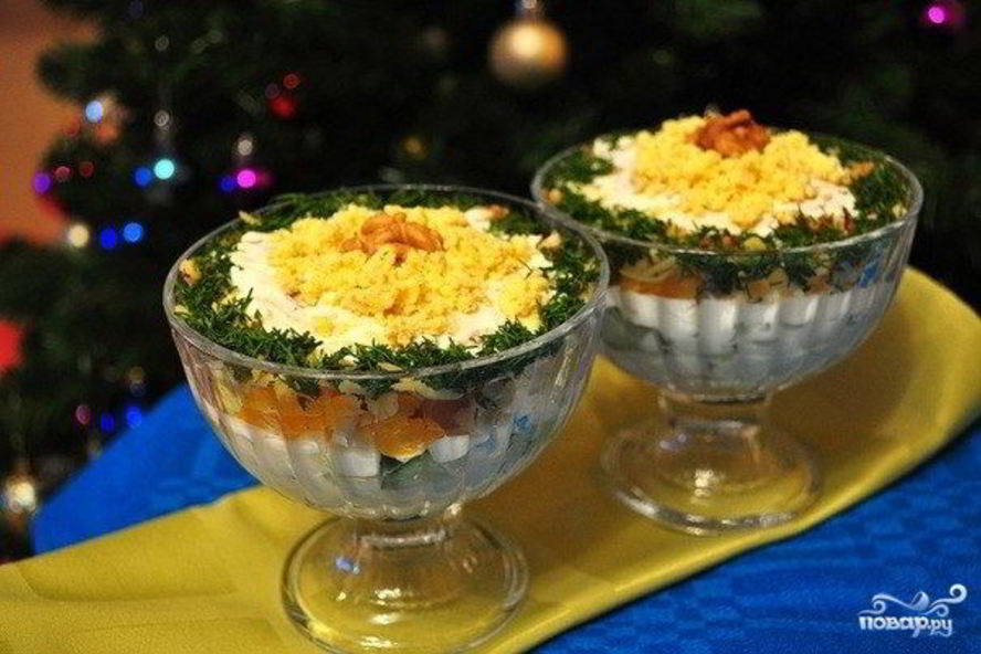 Рецепт салата с курицей в креманках