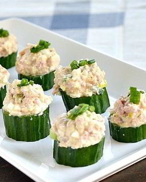 Салат с ветчиной и огурцами