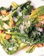 Салат Цезарь с анчоусами