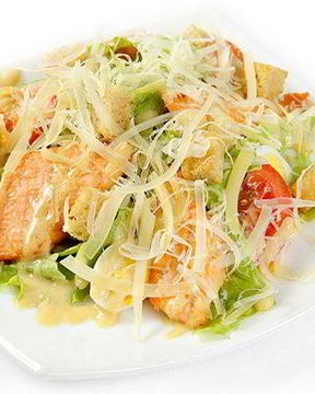 Салат Цезарь с лососем