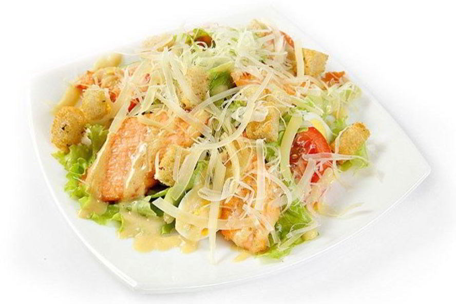 Рецепт салата цезарь с лососем