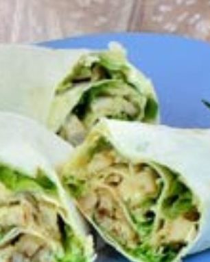 Салат Цезарь в лаваше