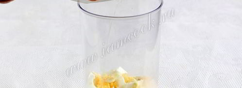 соус для салата цезарь на йогурте. Шаг 5