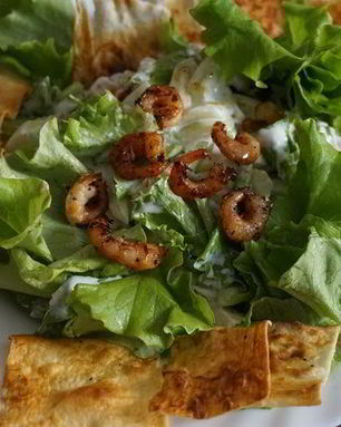 Цезарь с чипсами из лаваша