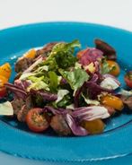 Теплый салат из куриной печенки