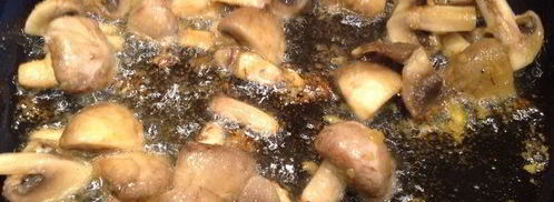 теплый салат с кедровыми орешками. Шаг 5