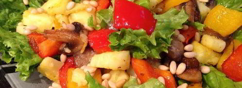 теплый салат с кедровыми орешками. Шаг 8