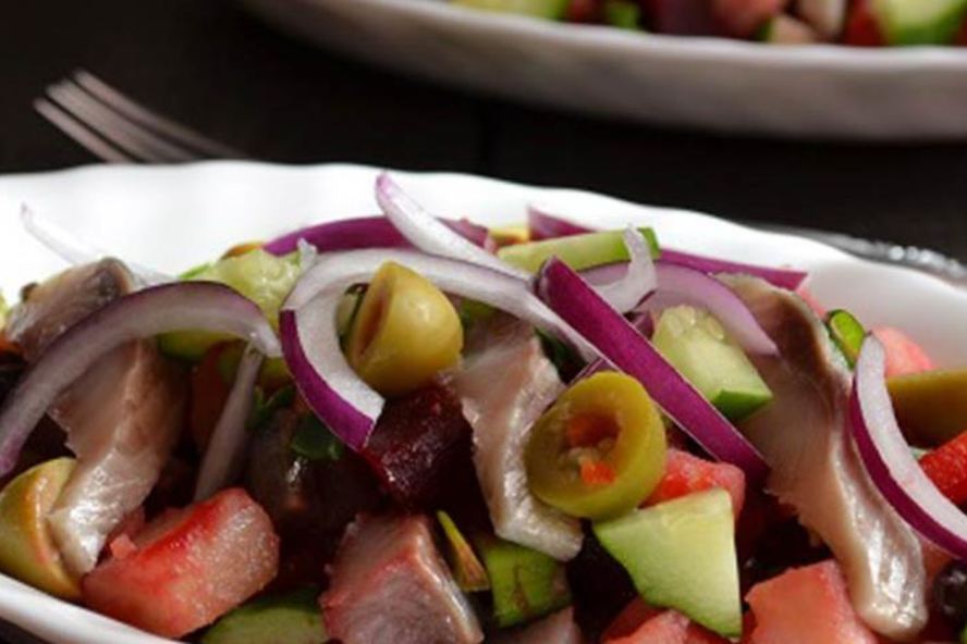 Рецепт винегрета с красной фасолью и сельдью