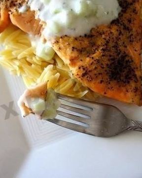 Лосось по-гречески с соусом цацики