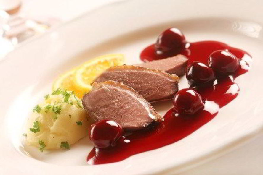 Рецепт вишневого соуса к утке с бренди и орехами пекан