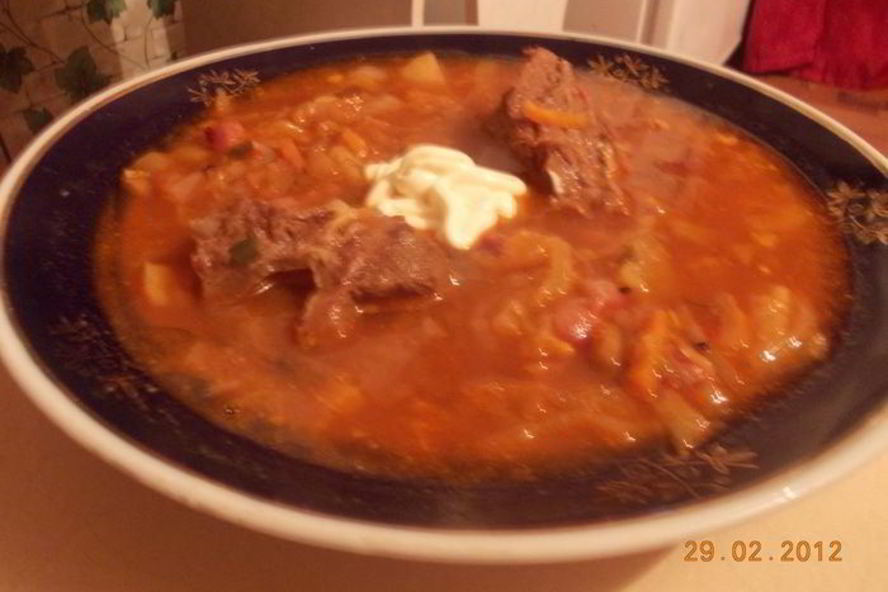 Рецепт борщ, заправленный старым салом и чесноком