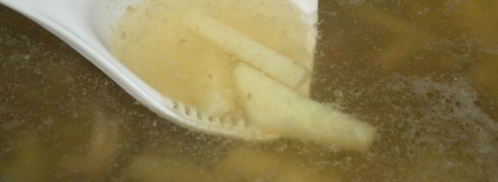 зеленый борщ со щавелем на куриных сердечках. Шаг 2