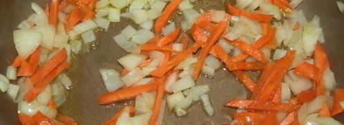 зеленый борщ со щавелем на куриных сердечках. Шаг 3