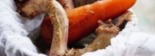 базовый куриный бульон с перепелиными яйцами. Шаг 3