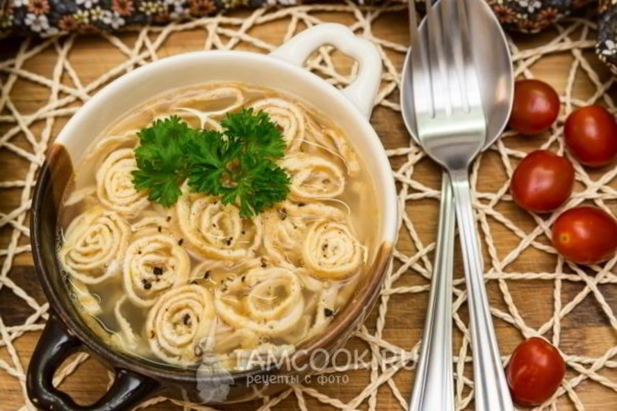 Рецепт бульона с лапшого иза яичных блинчикова