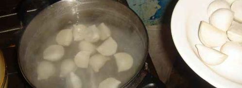 пельмени в горшочках с печенью и бульоном. Шаг 46