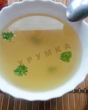 Прозрачный рыбный бульон