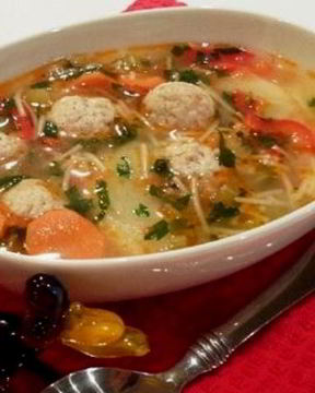 Суп с фрикадельками на курином бульоне