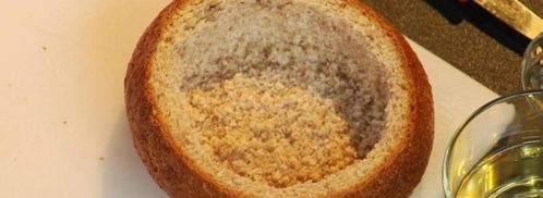 французский луковый суп, запеченный в хлебе. Шаг 3