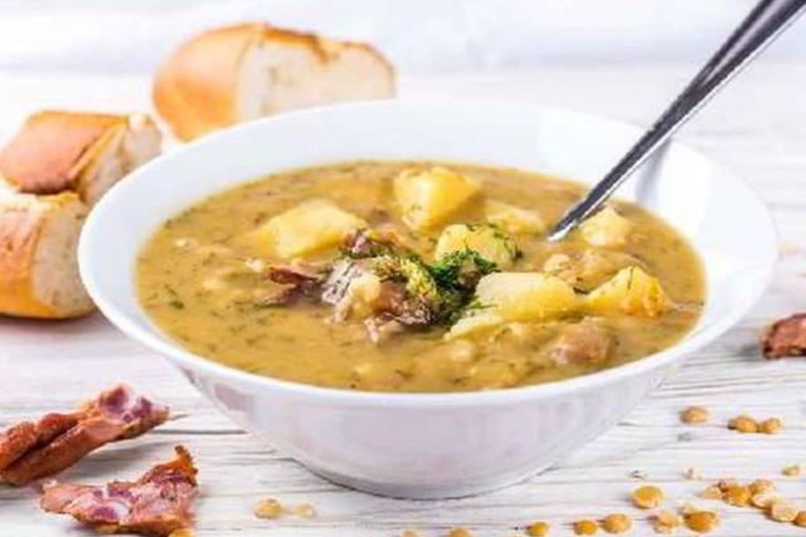 Рецепт ароматного горохового супа с копченого курицея