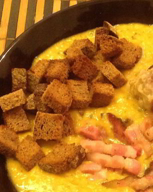 Гороховый суп с говядиной и беконом