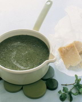 Гороховый суп с салатом-латуком