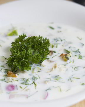 Окрошка на кефире с жареной картошкой