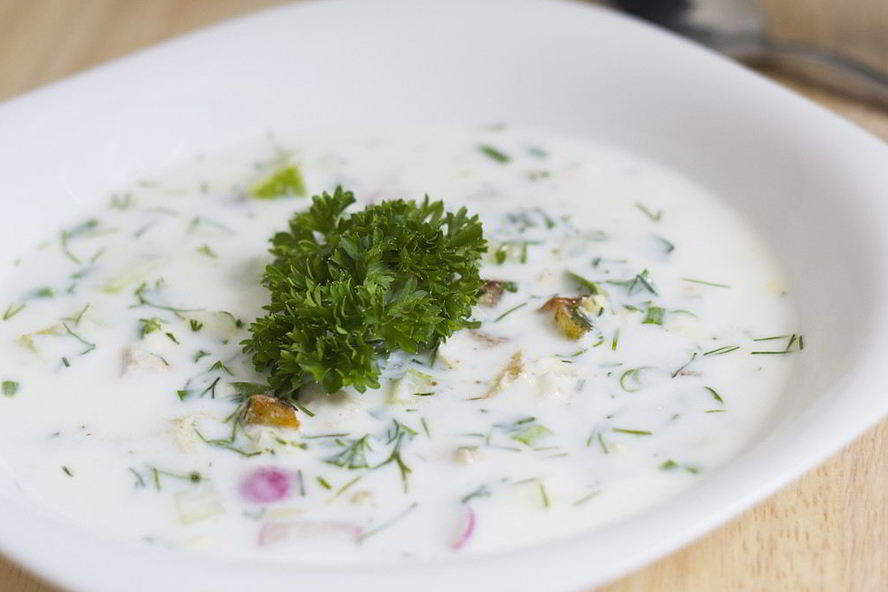 Рецепт окрошки на кефире с жареной картошкой