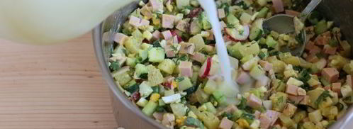 окрошка с колбасой на сыворотке. Шаг 18