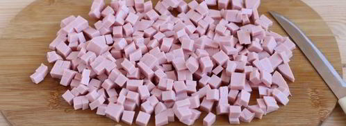 окрошка с колбасой на сыворотке. Шаг 9