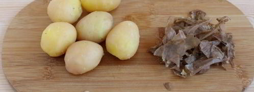 окрошка с колбасой на сыворотке. Шаг 11