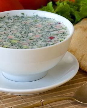 Окрошка с копченой колбасой