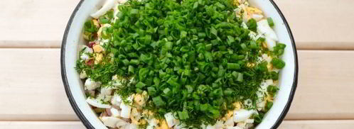 окрошка с крабовыми палочками. Шаг 9