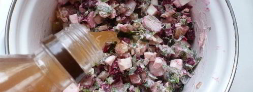 окрошка со свеклой и курицей. Шаг 5