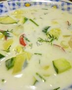 Вкусная окрошка с курицей на кефире