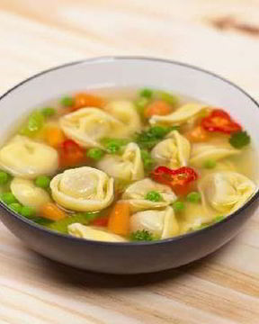 Картофельно-овощной суп с тортеллини