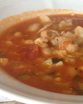 Овощной суп с консервированной фасолью