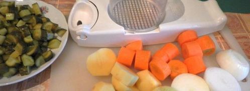 рассольник с перловкой и почками в мультиварке. Шаг 4